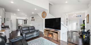 Charming 2BR House in Aurora Gallery 1