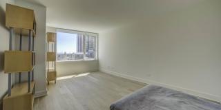 440 N Mcclurg Court Gallery 21