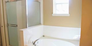 Large 2 Bedroom Townhome in Lakemoor! Gallery 12