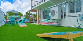 125 Gardenia St Gallery 17