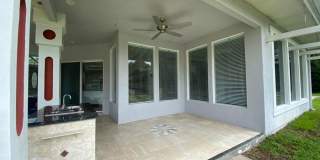 Spacious 3/2 with In-Law Suite Gallery 32