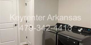 Modern 3‑Bed, 2‑Bath Home with Fenced Yard Gallery 7