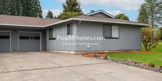 Spacious Two-Bedroom Duplex in Aloha with Fenced Outdoor Space! Spacious Two-Bedroom Duplex in Aloha with Fenced Outdoor Space! Gallery 1