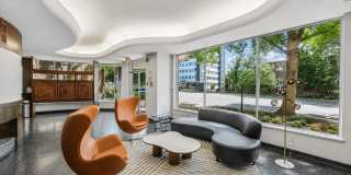 The Elaine Gallery 10