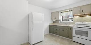 226 Frankfort Avenue Gallery 1