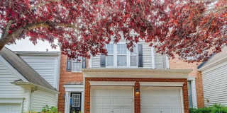 Elegant Long Lake Townhome | Hardwood Floors | 2-Car Garage | Pool Gallery 1