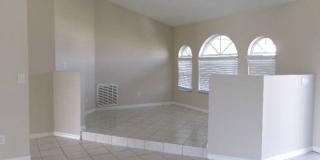 NW Spacious 3/2/2 on Saltwater Canal-Fish off the Dock! Gallery 7