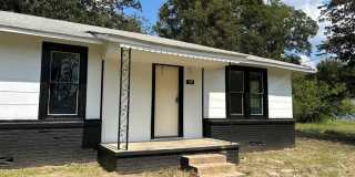 205 Gammage Street Gallery 1