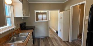 Charming 2 Bedroom Home Near Pioneer Park, Hospitals & Schools! Gallery 8