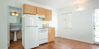 140 E. Tamarisk Road Gallery 1