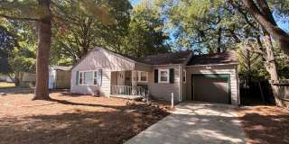 2 Bed / 1 Bath House w/ garage and fenced in backyard. Gallery 1