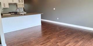 Central Point - Refined Townhouse with Dual Primary Suites Gallery 8