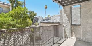 Ardella on 28 Gallery 15