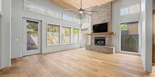 6711 East Camelback Road Gallery 9