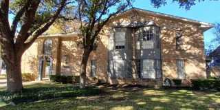 215 West Mistletoe Avenue Gallery 1