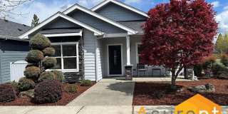 Fully Furnished 2BR/2BA Home in Central Point Gallery 1