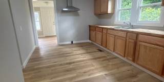 NEW LISTING ! Spacious 5 Bedroom 2 Bath House Gallery 10