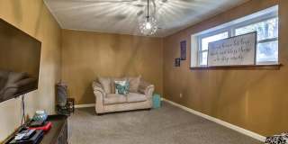 Picture-Perfect Home in the Heart of Lee's Summit! Gallery 13
