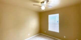 *MOVE IN SPECIAL* Convenient & Low-Maintenance Living Near St. Mary’s University! Gallery 18
