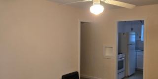 CUTE 2 bedroom, 1 bath cottage on WESTSIDE of Colorado Springs Gallery 4