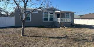 908 Henry Street Gallery 1