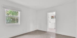 601 Paulina Road Gallery 16