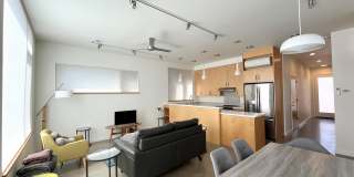 2743 Friendly Alley Gallery 6