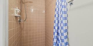 Must see 1st floor, end unit with lots of natural light in St Lucie Gardens. Gallery 16