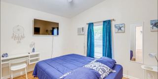 716 21st St Gallery 8