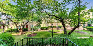 Beautifully Updated 3BR/3.5BA Townhome in Sought-After Westbard Mews!! Gallery 3