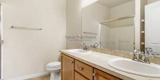 Freshly Remodeled 3-Story Townhome in a Gated Community — Blocks to MAX & Gresham Station Gallery 18