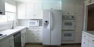 522 East Collins Gallery 19
