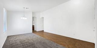 Clean and Cozy home in desirable area! Gallery 8