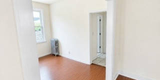 137 Hammond Ave Gallery 23