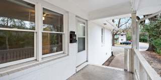 Renovated 2 bed/1 bath duplex minutes from downtown! Gallery 1