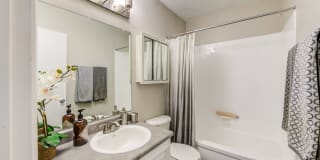 Emerald Hills Apartment Homes Gallery 20
