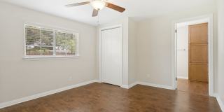 5-BEDROOM HOME IN WILSHIRE TERRACE Gallery 18
