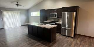 3302 White Oak Ln Gallery 1