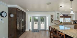 Private Newport Beach Cul-de-Sac Home Gallery 15