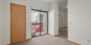 Charming Top-Floor Studio in Aurora with Private Patio & In-Unit Laundry Gallery 9