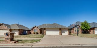 Large 3 Bed 2 Bath Home In Moore Schools With Storm Shelter!!! Large 3 Bed 2 Bath Home In Moore Schools With Storm Shelter!!! Gallery 1