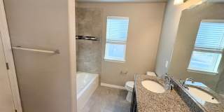 Beautiful 3 Bed, 2.5 Bath House in Windsor! Gallery 15
