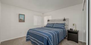 NEWLY REMODELED  FURNISHED BOTTOM FLOOR CONDO Gallery 21