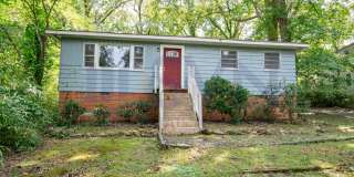 Lovely home with Hardwood Floors! Gallery 1