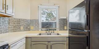 UNCG Area – Chancellors Court Townhomes. Walk to Campus and just minutes to Downtown! Gallery 7