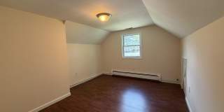 1037 Chipperfield Drive Gallery 23