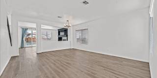 Desirable 4 Bedroom Home with Pool near Summerlin! Gallery 4