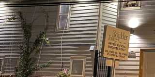 1515 1/2 S. Carson Ave Gallery 10