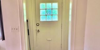 Spacious 6 bedroom 3.5 bath Tudor Townhouse w/Deck close to Georgetown University & Hospital Gallery 7