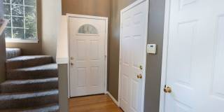 West Linn Single Family 3 Bd/2.5 Bth w/ Basement/Bonus Room. Gallery 5